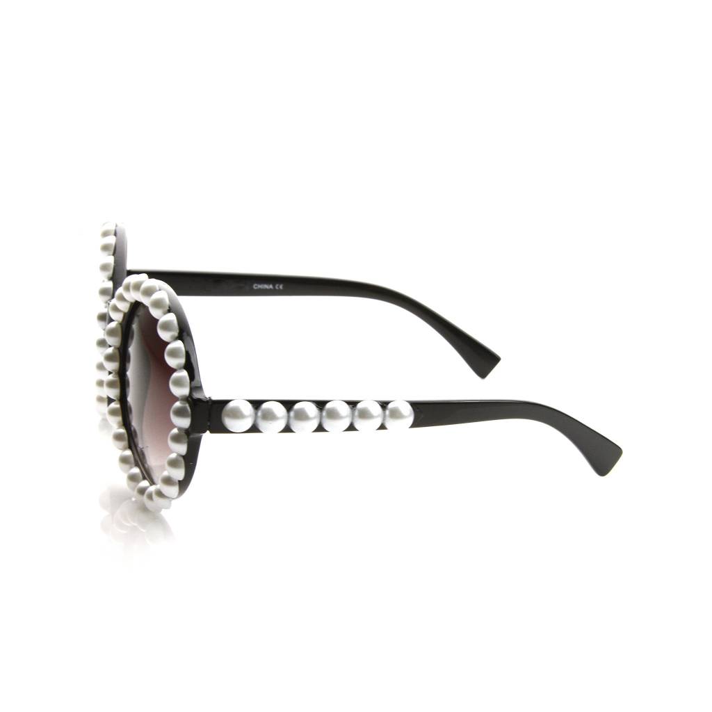 Women’s Pearl-Framed Round Sunglasses New Arrivals Women’s Fashion Women’s Pearl-Framed Round Sunglasses New Arrivals Women's Fashion